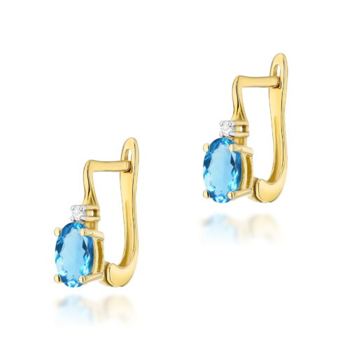 Złote kolczyki z niebieskimi kamieniami i małymi diamentami, eleganckie i nowoczesne.