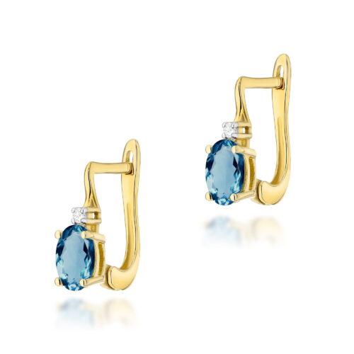 Złote kolczyki z niebieskimi kamieniami i małymi diamentami, elegancki design.