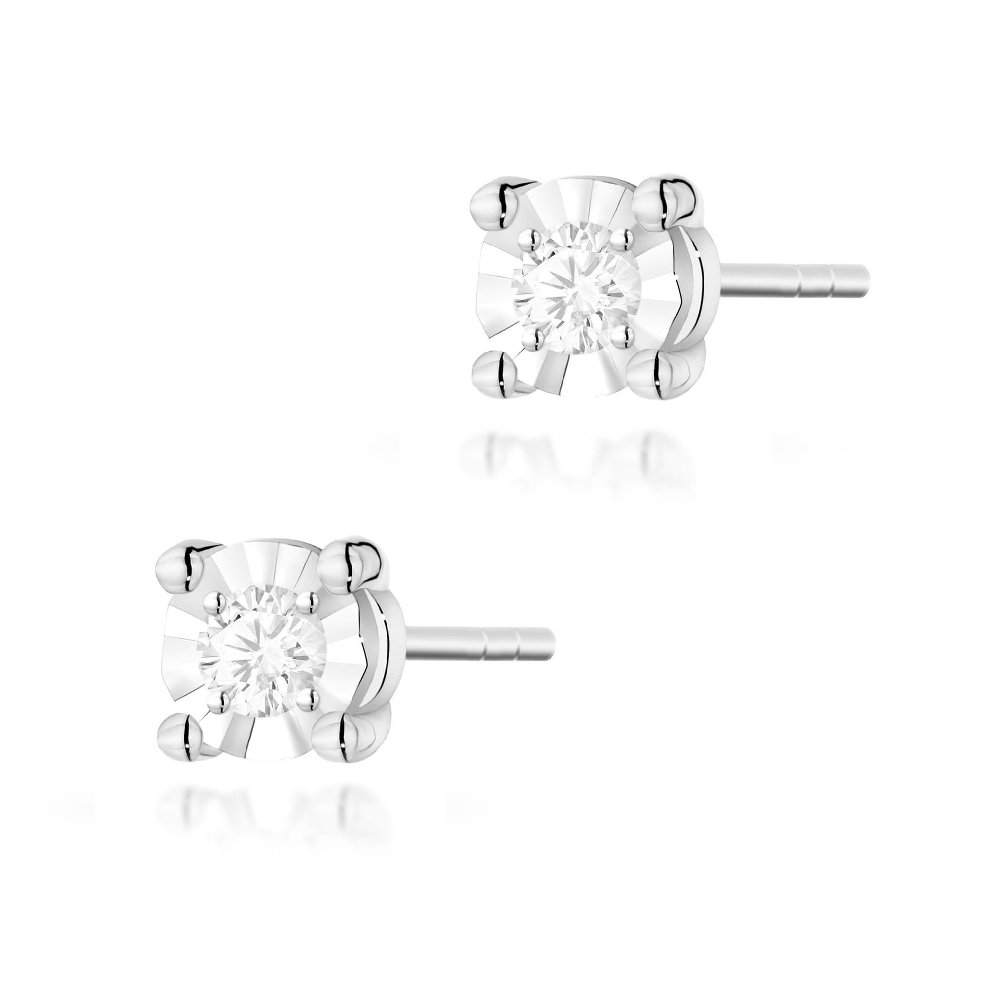 K0058.B3.DIW.02_2 Srebrne kolczyki w kształcie kwiatków z przezroczystymi, okrągłymi kryształami.