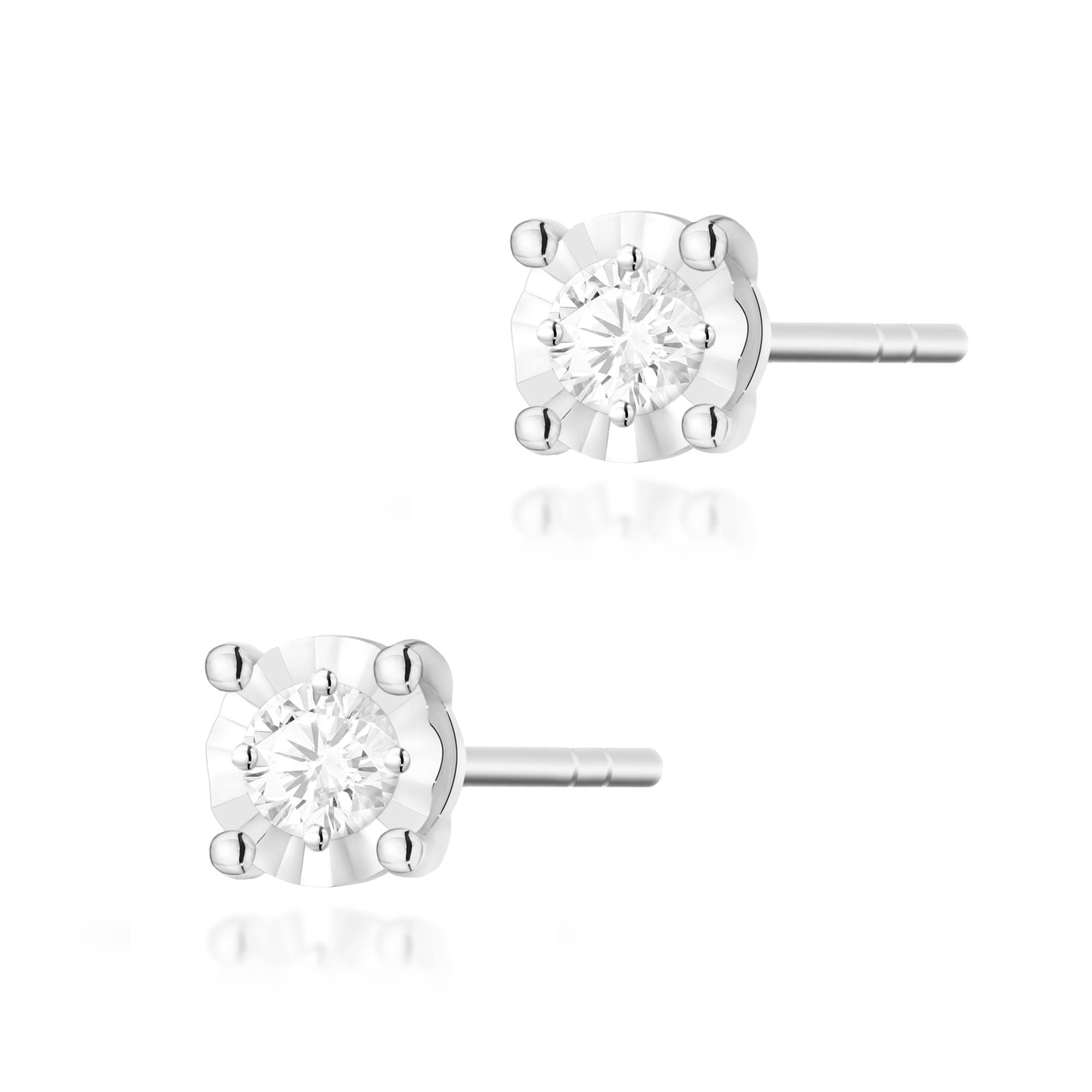 K0058.B3.DIW.03_2 Srebrne kolczyki w kształcie kwiatków z przezroczystymi, okrągłymi kryształami.