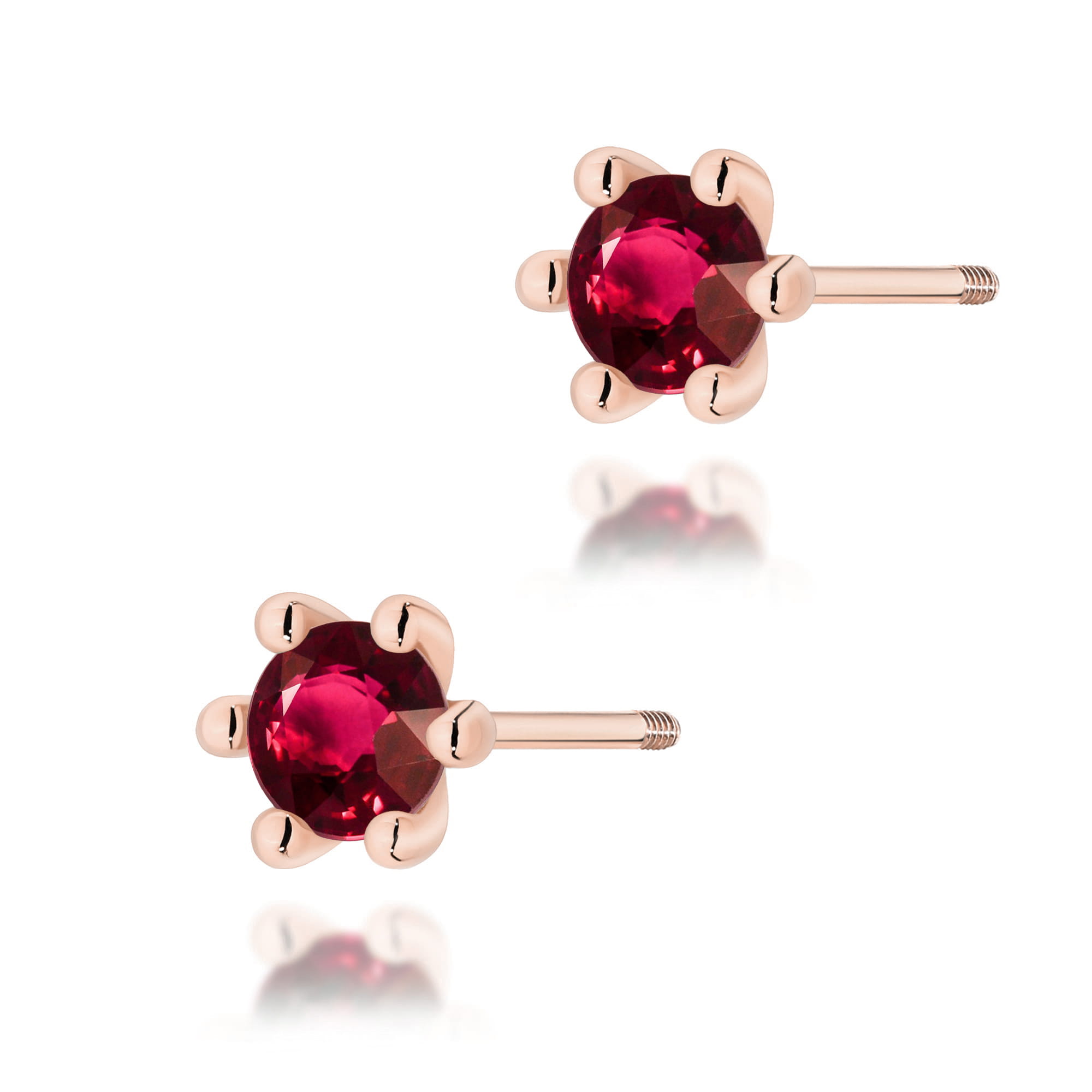 K0222.R3.RUR.06_1 Kolczyki w kształcie kwiatu z różowego złota, ozdobione czerwonymi kamieniami szlachetnymi.
