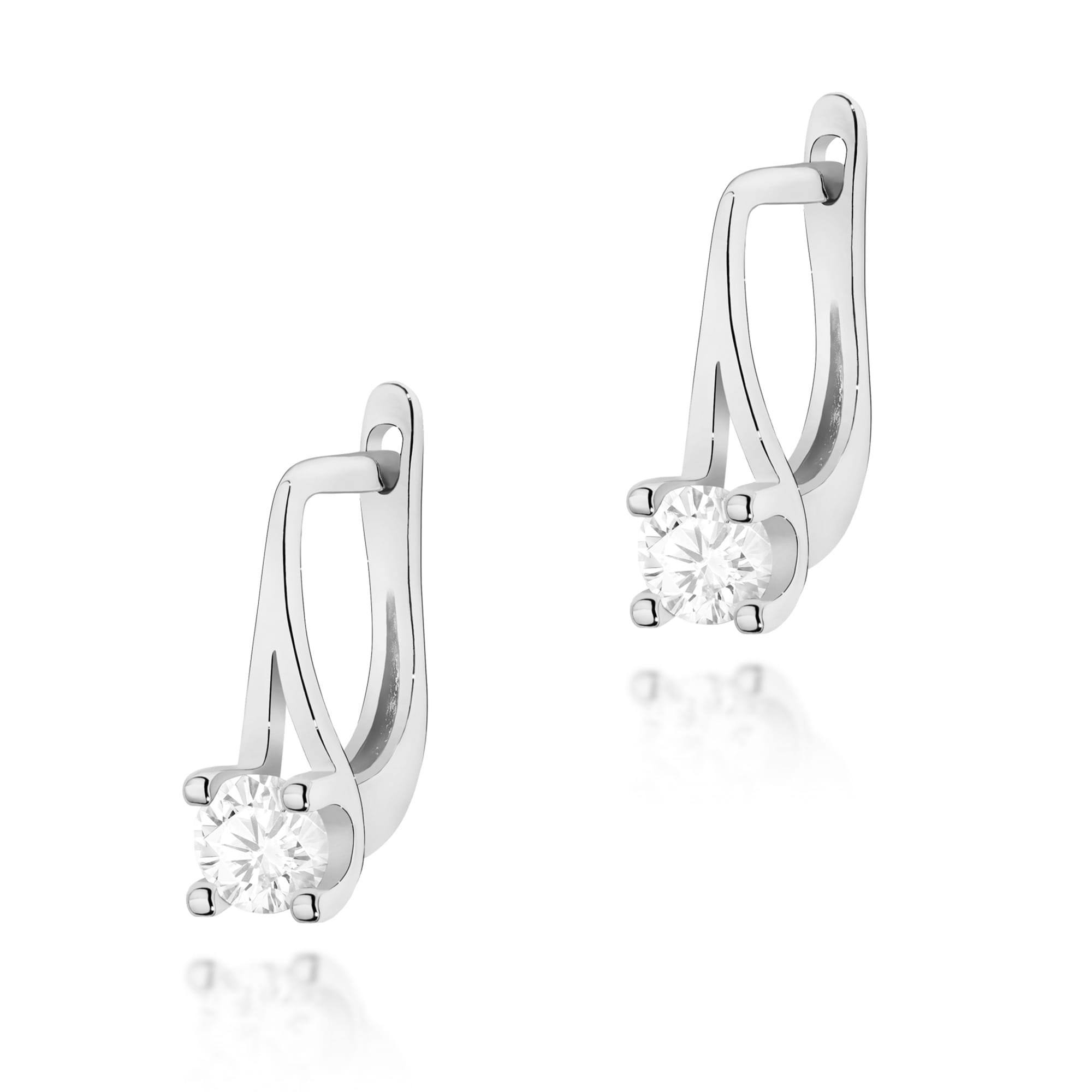 K0381.B3.DIW.01_2 Srebrne kolczyki z diamentowymi kamieniami, eleganckie i minimalistyczne w formie.