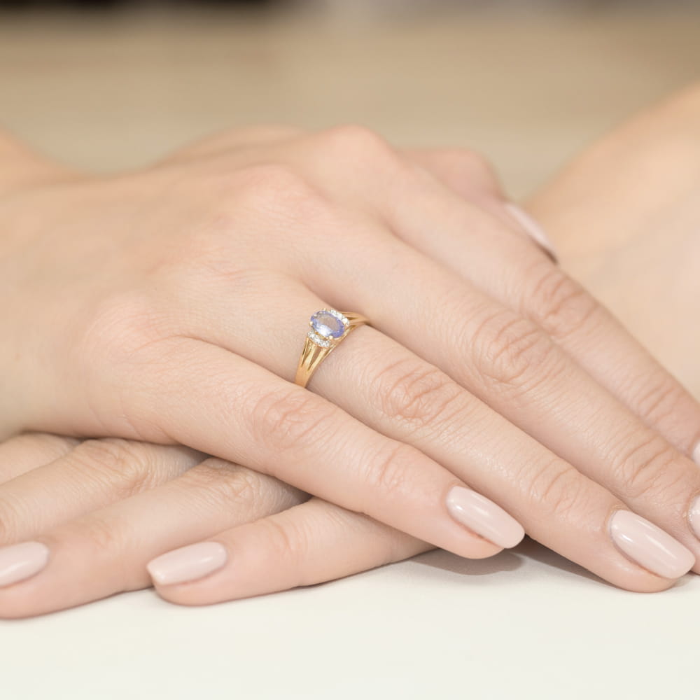 W0005.Z3.TAP.01_4 Srebrny kran łazienkowy z chromowanym wykończeniem.