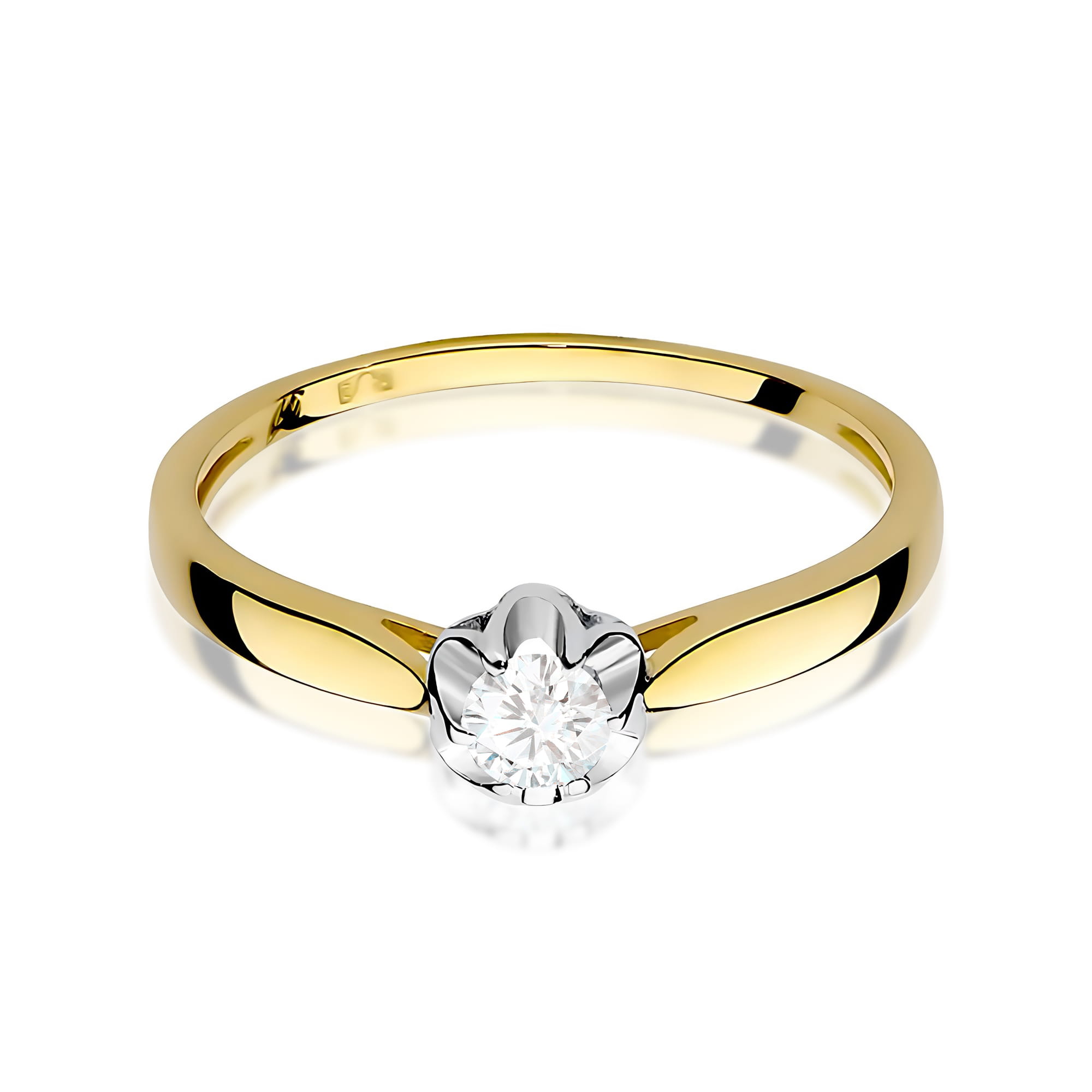 W0062.Z3.LDW.01_2 Złoty pierścionek z diamentem w centralnej części, o prostym, eleganckim designie.