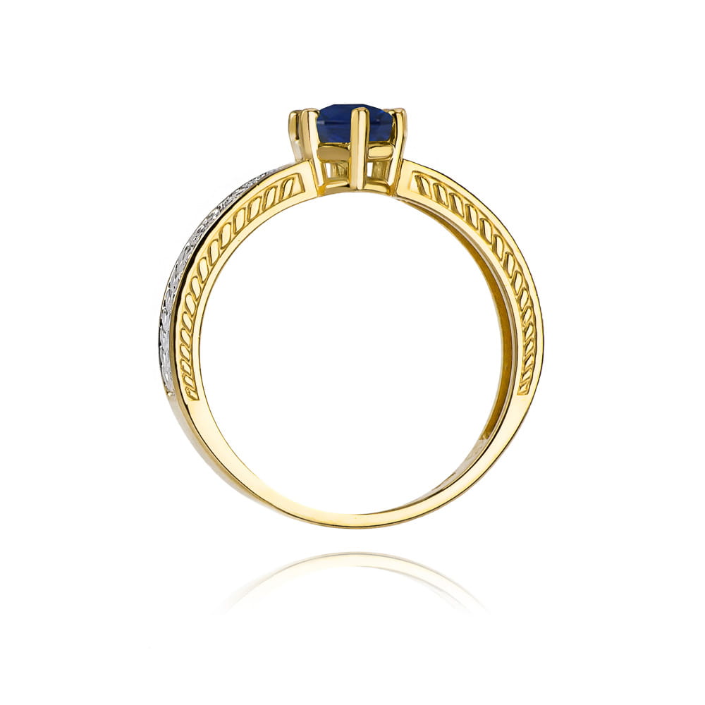 W0075.Z3.SAB.01_3 Złoty pierścionek z niebieskim kamieniem i diamentowymi wstawkami, elegancki i błyszczący.