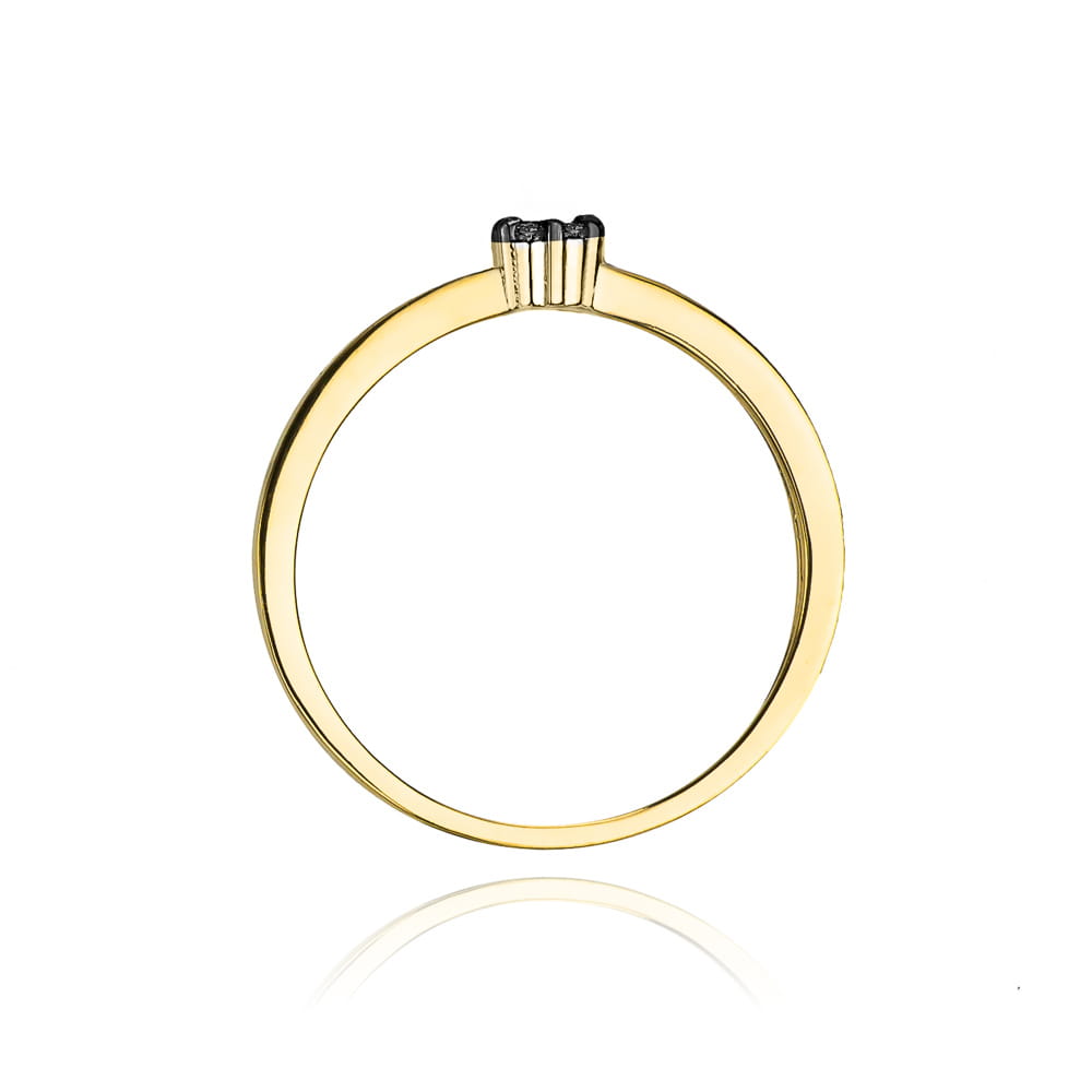 W0100.Z3.DIB.01_3 Złoty pierścionek z małym, ciemnym kamieniem na szczycie, minimalistyczny design.