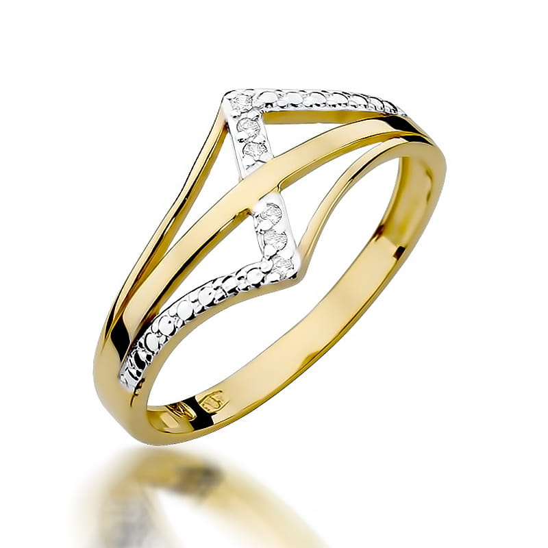 W0114.Z3.DIW.01_1 Złoty pierścionek z diamentami, o nowoczesnym, geometrycznym kształcie.