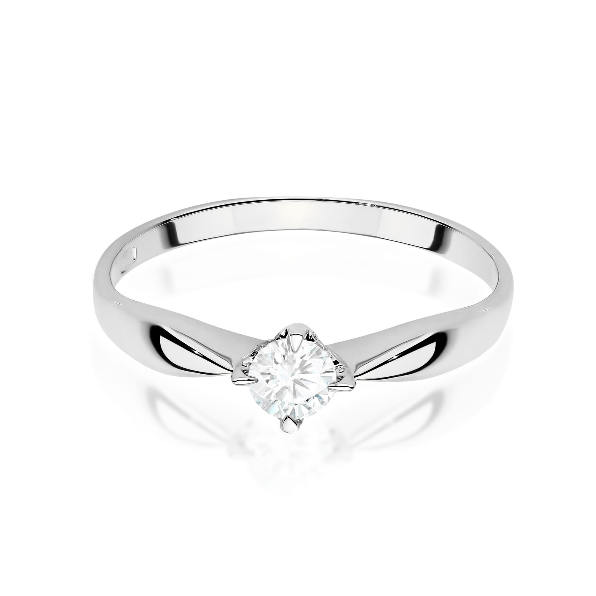 W0171.B3.LDW.01_2 Srebrny pierścionek z okrągłym diamentem na centralnym miejscu, elegancki i minimalistyczny.
