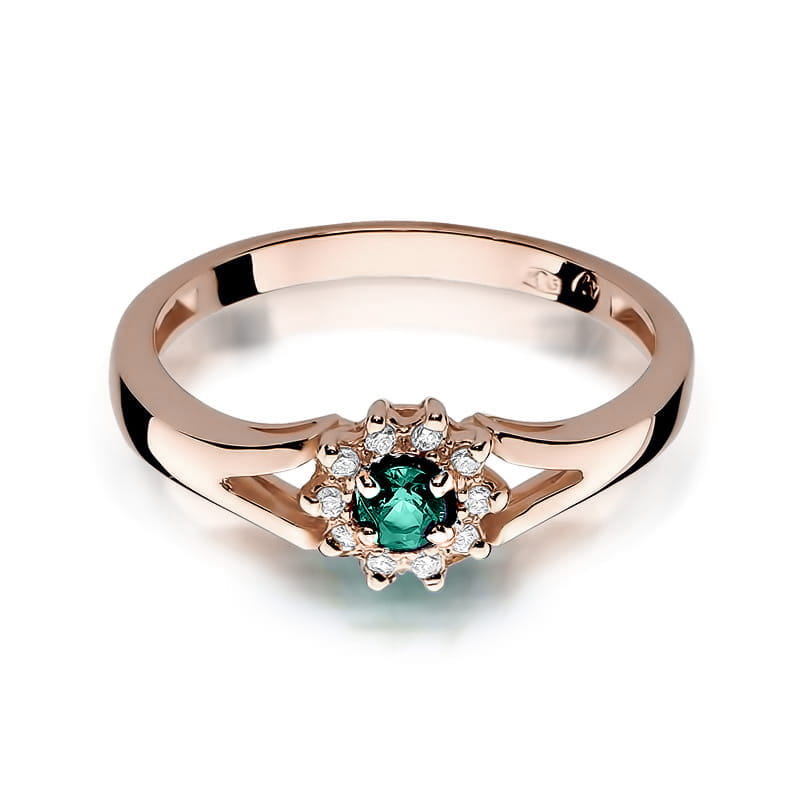 W0185.R3.EMG.01_2 Złoty pierścionek z zielonym kamieniem w centralnej części, otoczony diamentowymi zdobieniami.