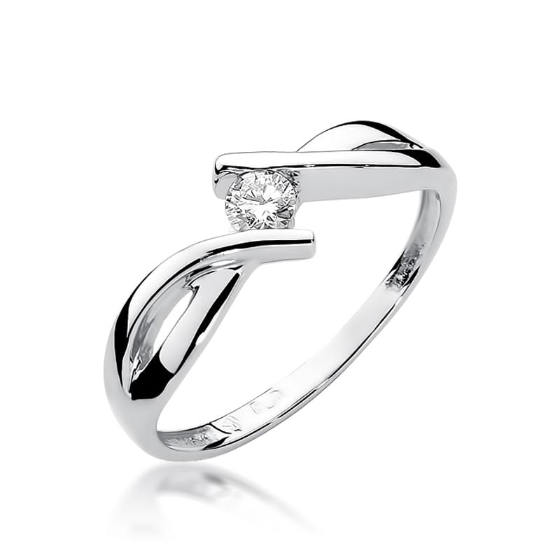 W0191.B3.DIW.02_1 Srebrny pierścionek z diamentem, o nowoczesnym, minimalistycznym designie.