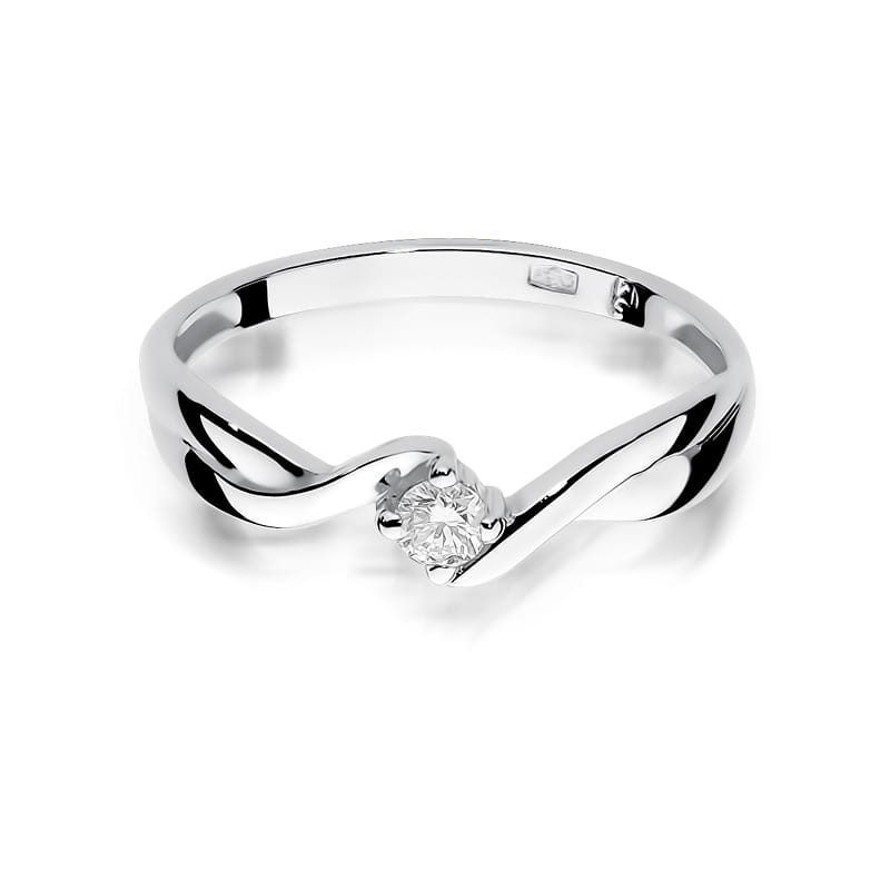 W0208.B3.DIW.02_2 Srebrny pierścionek z diamentem, o falistym kształcie, elegancko podkreślający kamień.