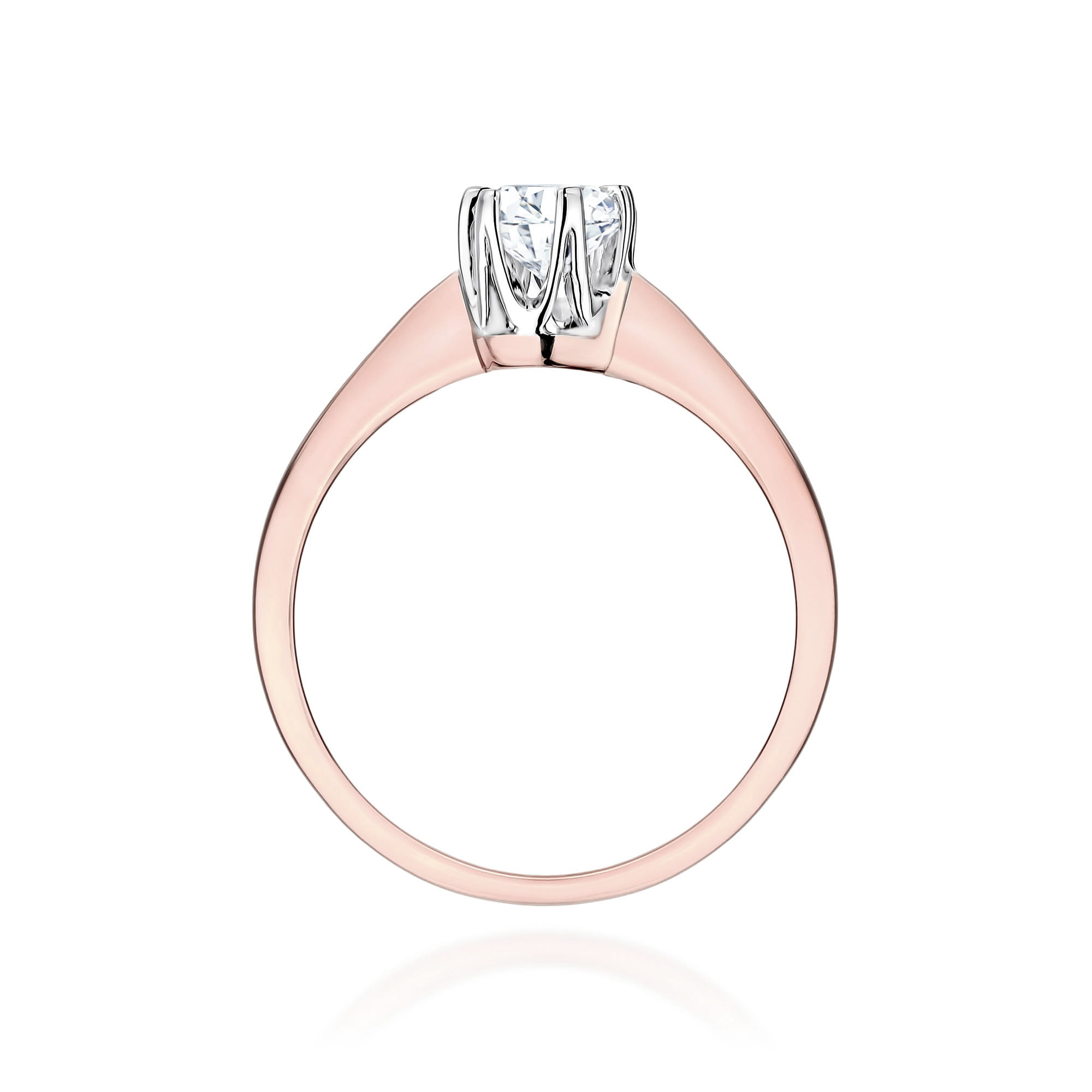 W0220.R3.DIW.06_3 Złoty pierścionek zaręczynowy z dużym, diamentowym kamieniem w szlifie prostokątnym.