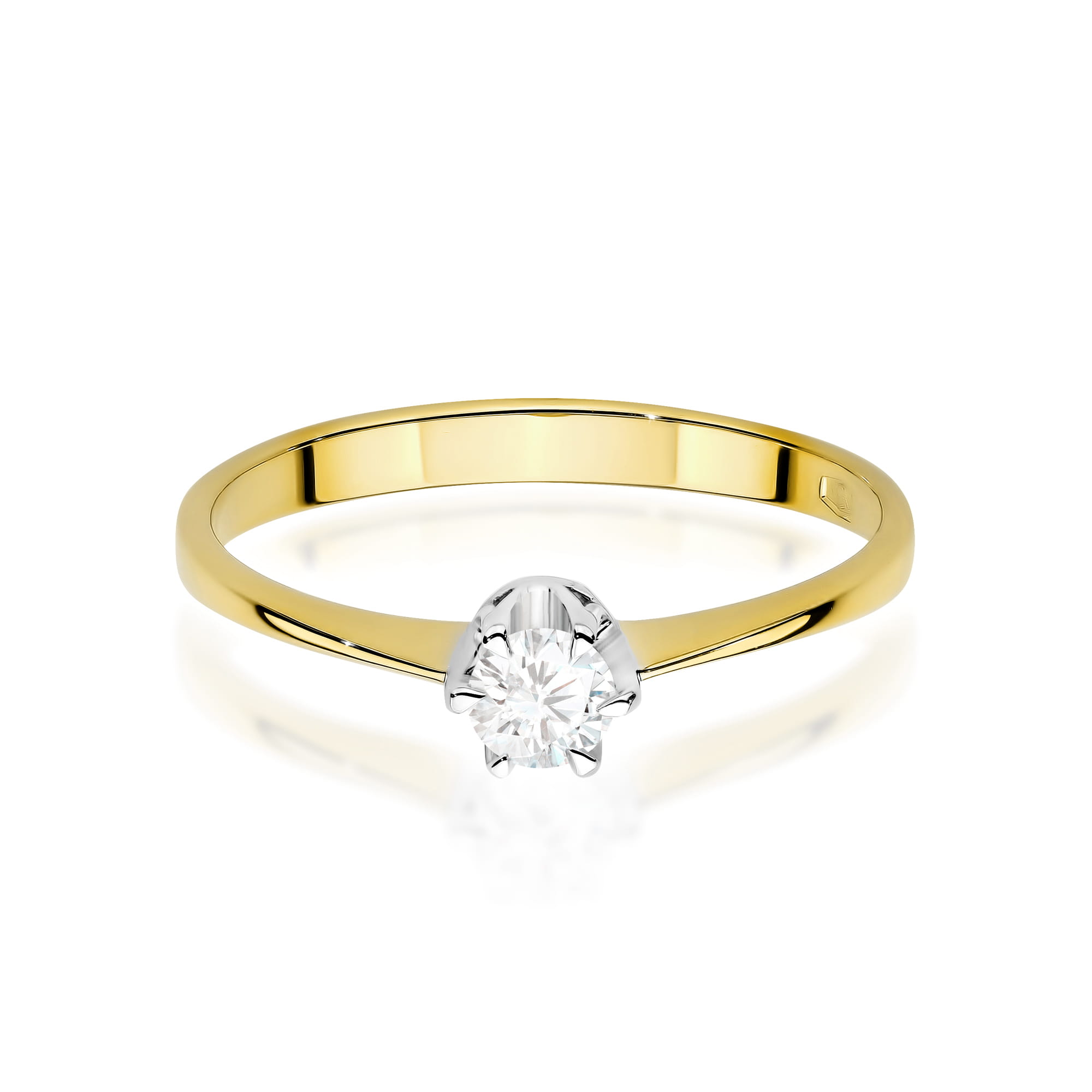 W0220.Z3.LDW.04_2 Złoty pierścionek z diamentem w centralnej części, minimalistyczny design.
