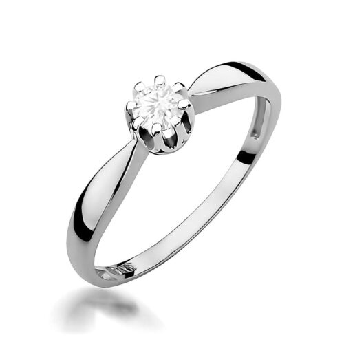 Srebrny pierścionek z diamentem w centralnej części, o eleganckim, minimalistycznym designie.