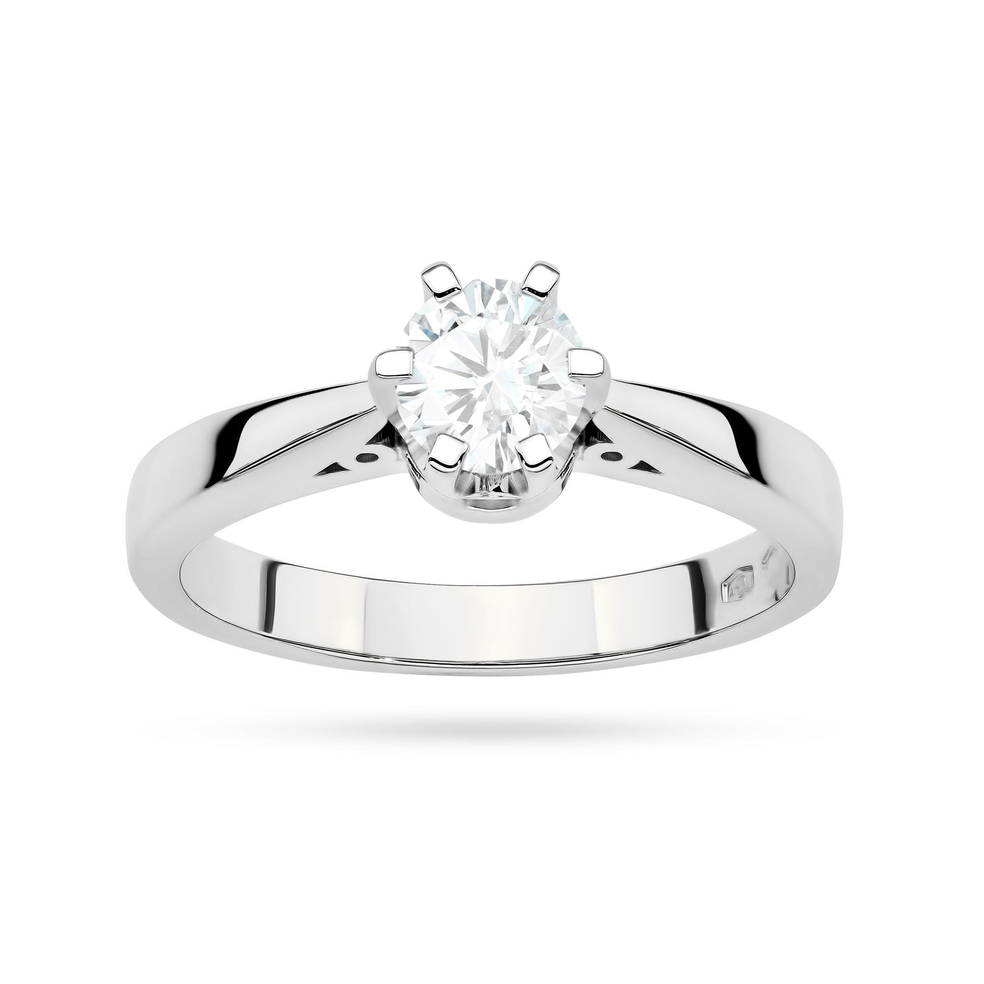 W0234.B3.LDW.06_4 Srebrny pierścionek z okrągłym, błyszczącym diamentem na centralnym miejscu.