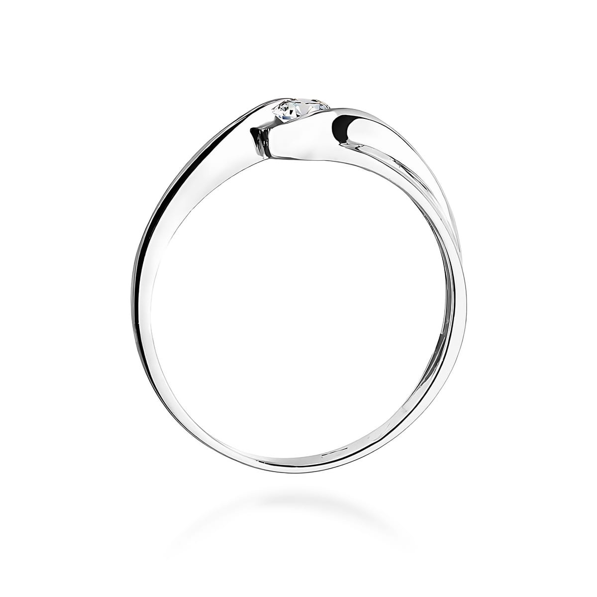 W0278.B3.LDW.01_3 Srebrny pierścionek z pojedynczym diamentem, o eleganckim, minimalistycznym designie.