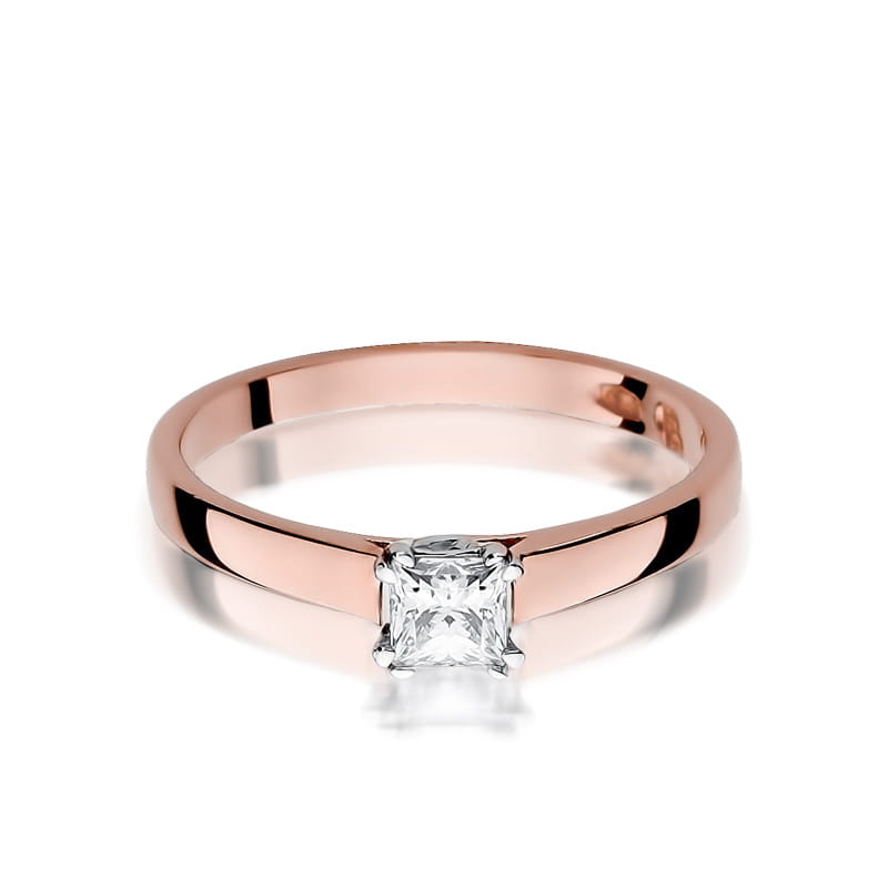 W0347.R3.DIW.01_2 Różowe złote obrączka z kwadratowym diamentem na środku, błyszcząca i elegancka.