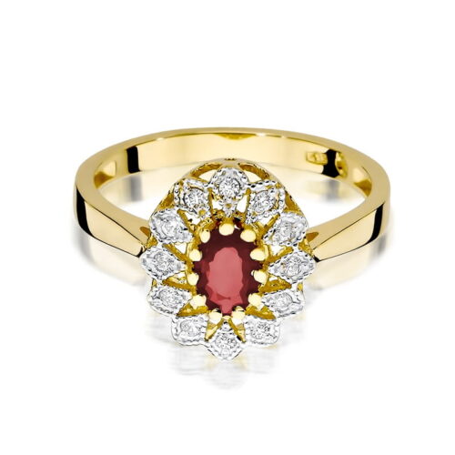 Złoty pierścionek z owalnym rubinem otoczonym diamentami w kształcie kwiatów.