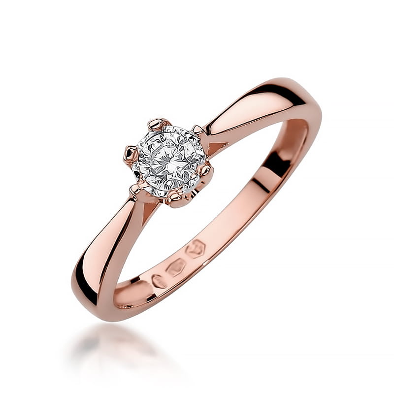 W0429.R3.DIW.01_1 Złoty pierścionek z diamentem w centralnej części, o eleganckim, minimalistycznym designie.