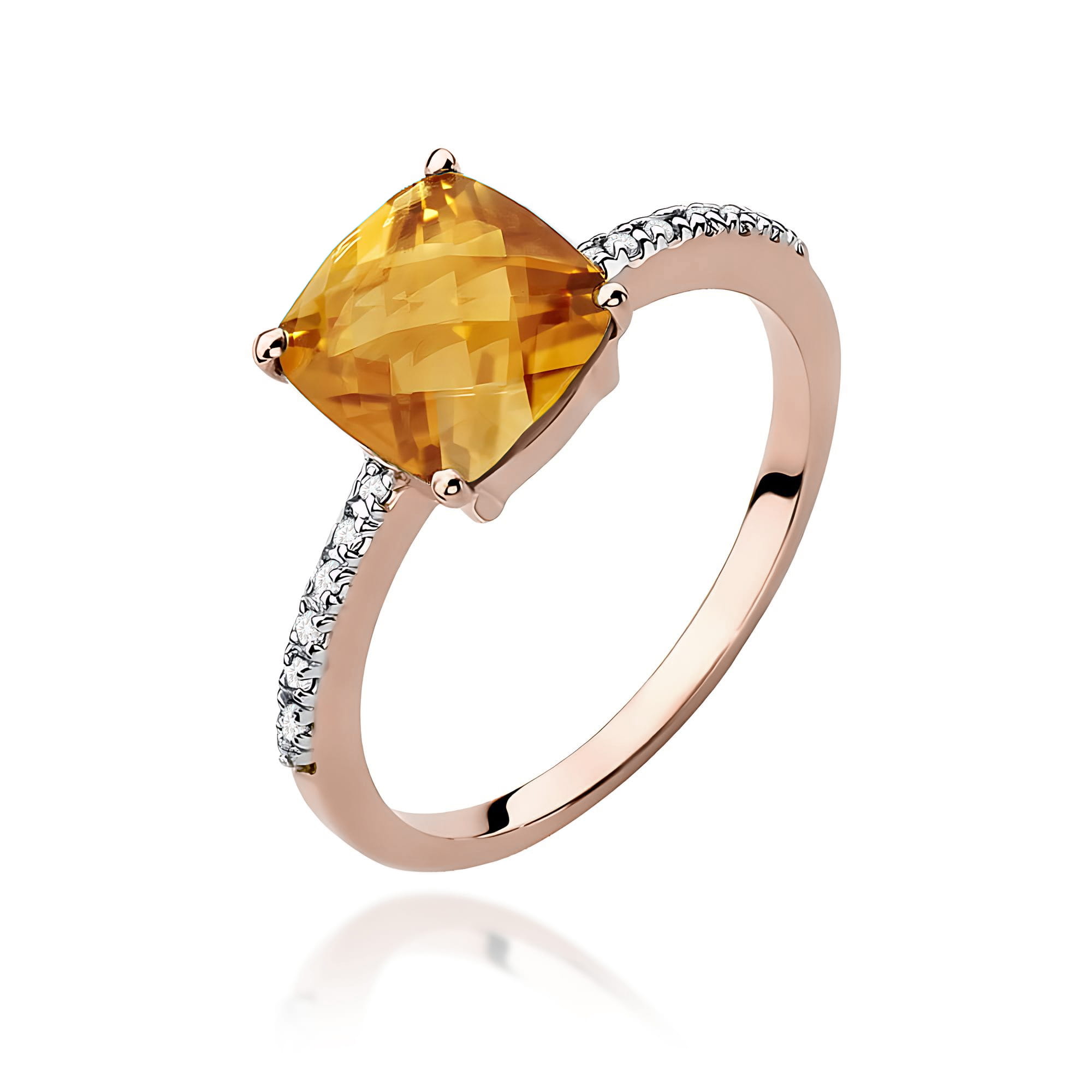 W0511.R3.CIY.01_1 Pierścionek z dużym, kwadratowym cytrynem i delikatnymi zdobieniami na obrączce.