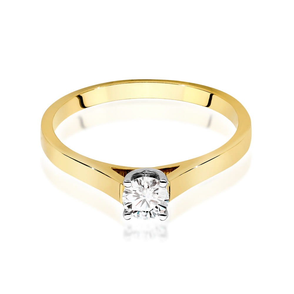 W0526.Z3.LDW.01_4 Złoty pierścionek z pojedynczym, okrągłym diamentem na gładkiej obrączce.