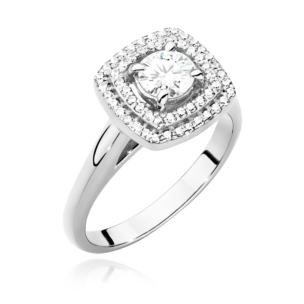 W0548.B3.LDW.02_1 Srebrny pierścionek z dużym diamentem w centralnej części, otoczony mniejszymi kamieniami.