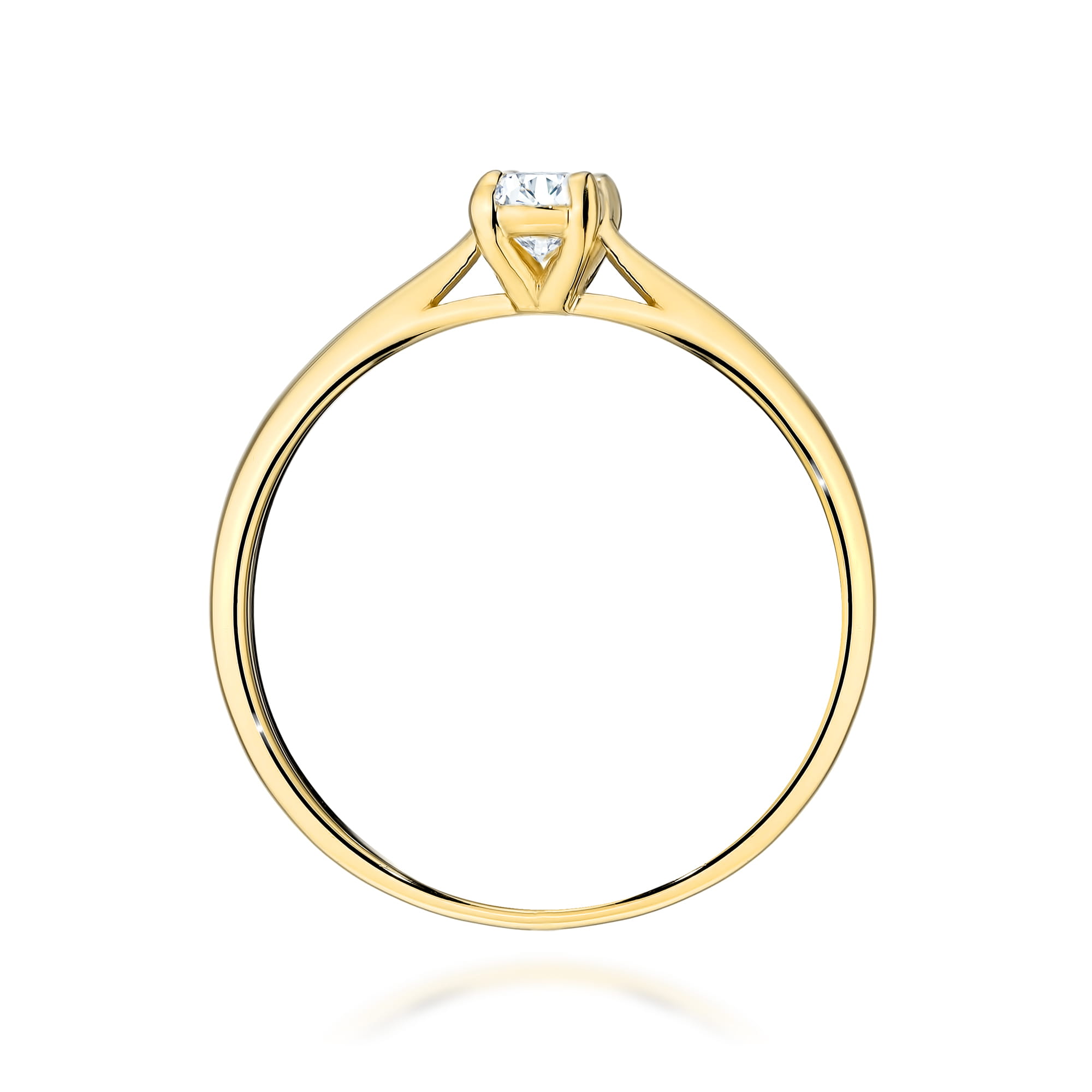 W0581.Z3.DIW.01_3 Złoty pierścionek z diamentem w centralnej części, o eleganckim, minimalistycznym designie.