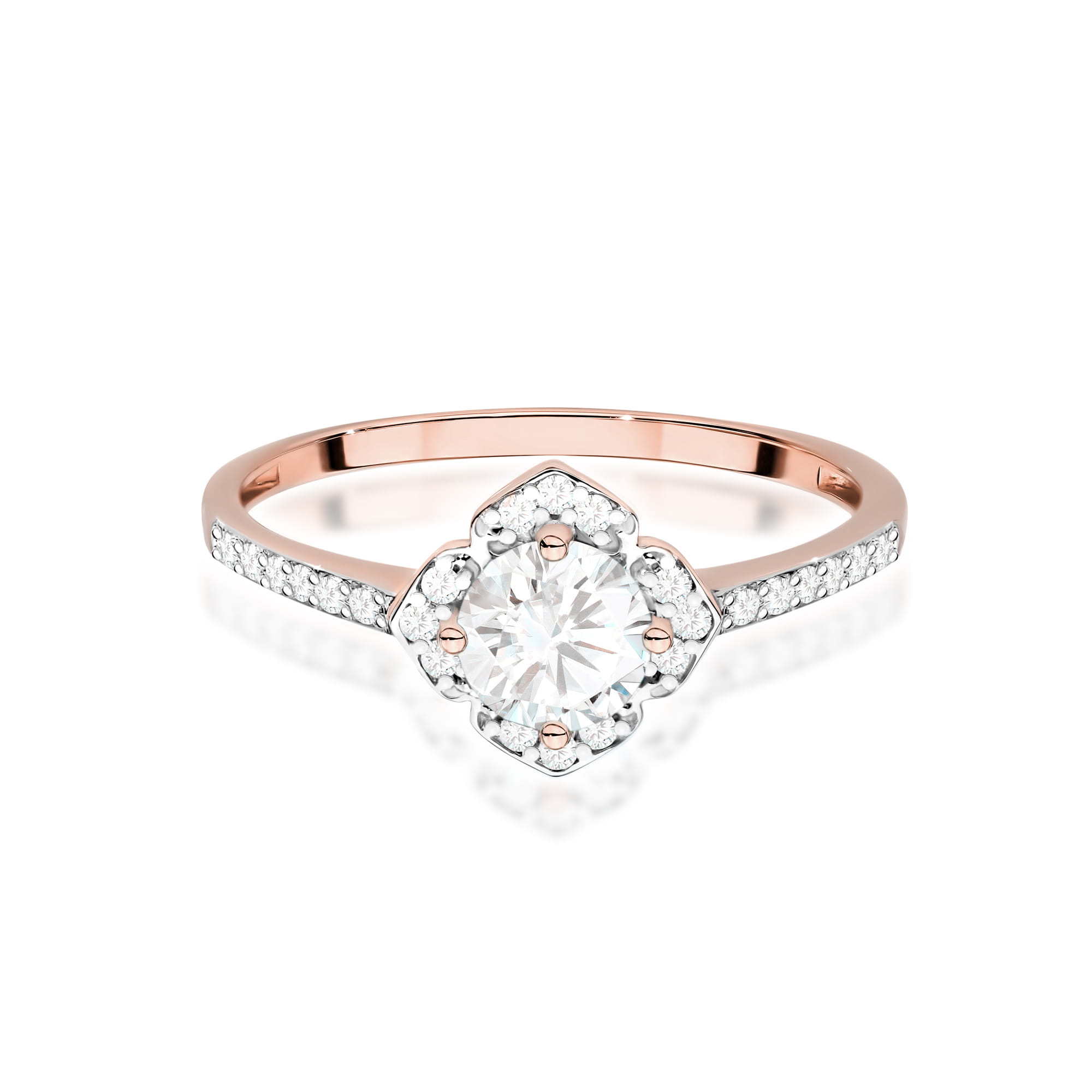 W0603.R3.SAW.01_2 Pierścionek z różowego złota z okrągłym diamentem w centralnej części i małymi diamentami na obrączce.