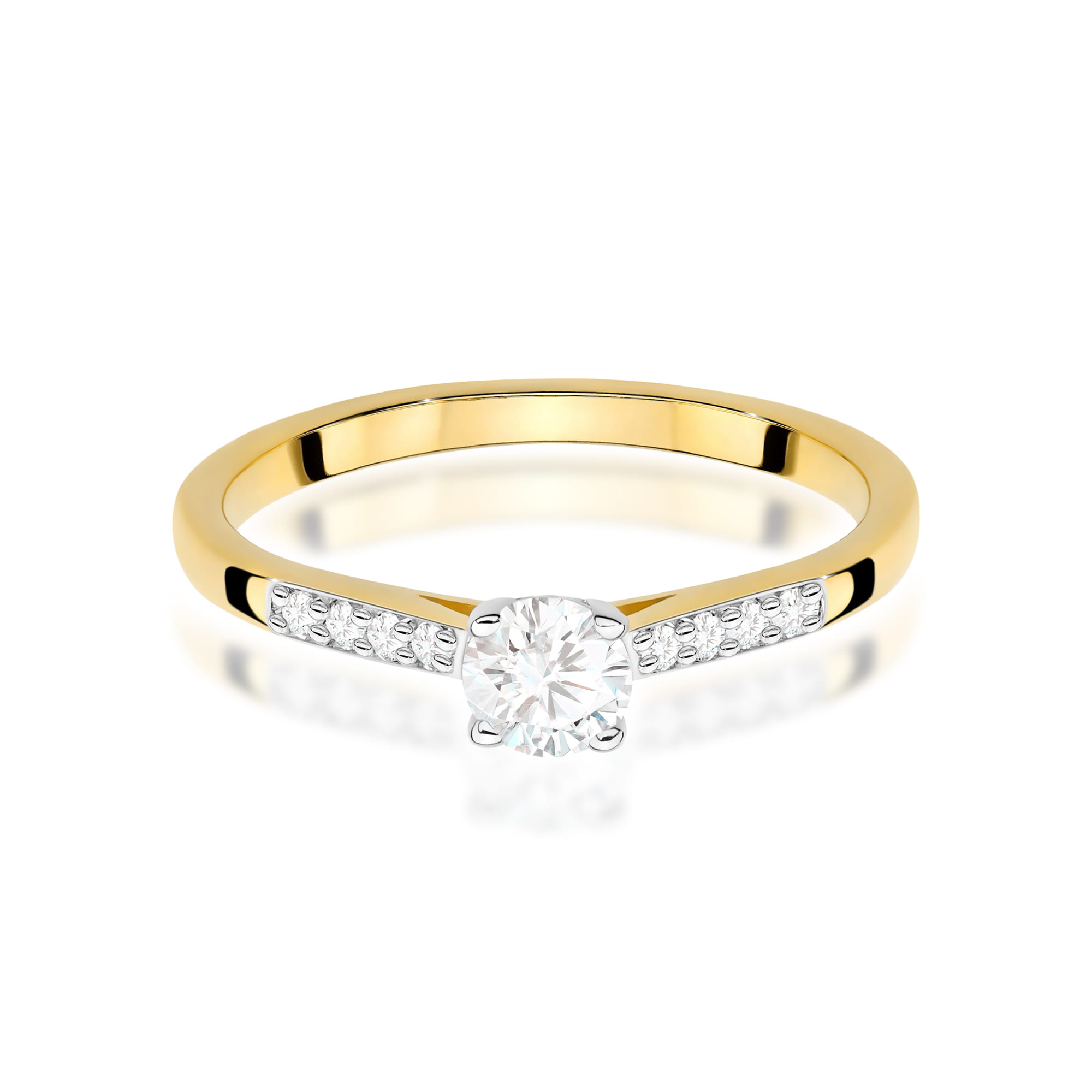 W0668.Z3.DIW.01_2 Złoty pierścionek z diamentem na środku i małymi kamieniami po bokach.